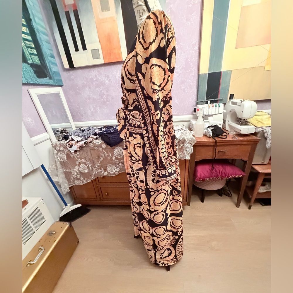 Chic Black and gold Patterned Swim Coverup - Picture 3 of 7